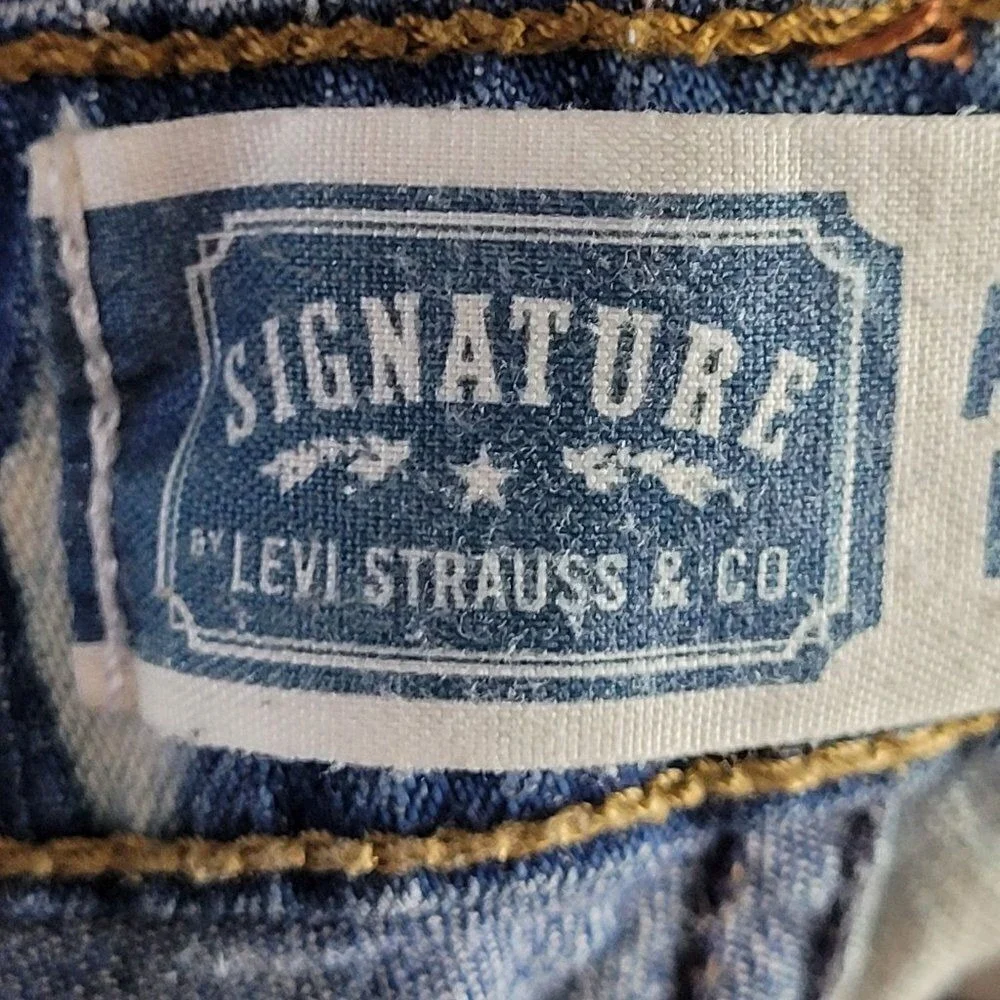 Levi's Upcycled Cutoff Jean Shorts Sz‎ 4 Mid Rise Stretch 5 Pocket Raw Hem